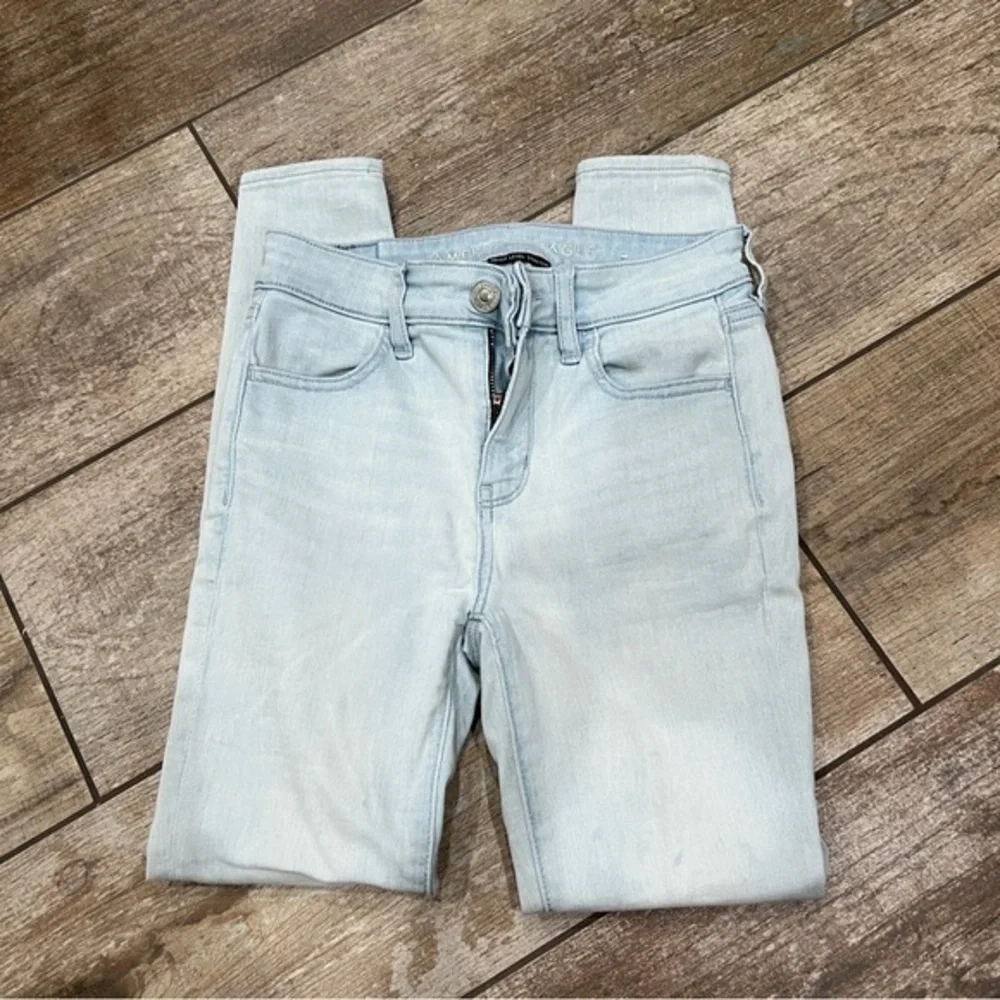 American Eagle Outfitters | Light Blue High Rise Jeans